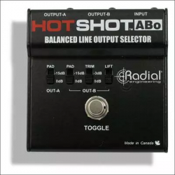 Radial HotShot ABo  переключатель между двумя балансными сигналами, вход 1x XLR, выходы 2x XLR
