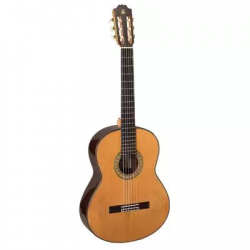 Admira A15  классическая гитара, массив кедра, обечайка и нижняя дека - индийский палисандр